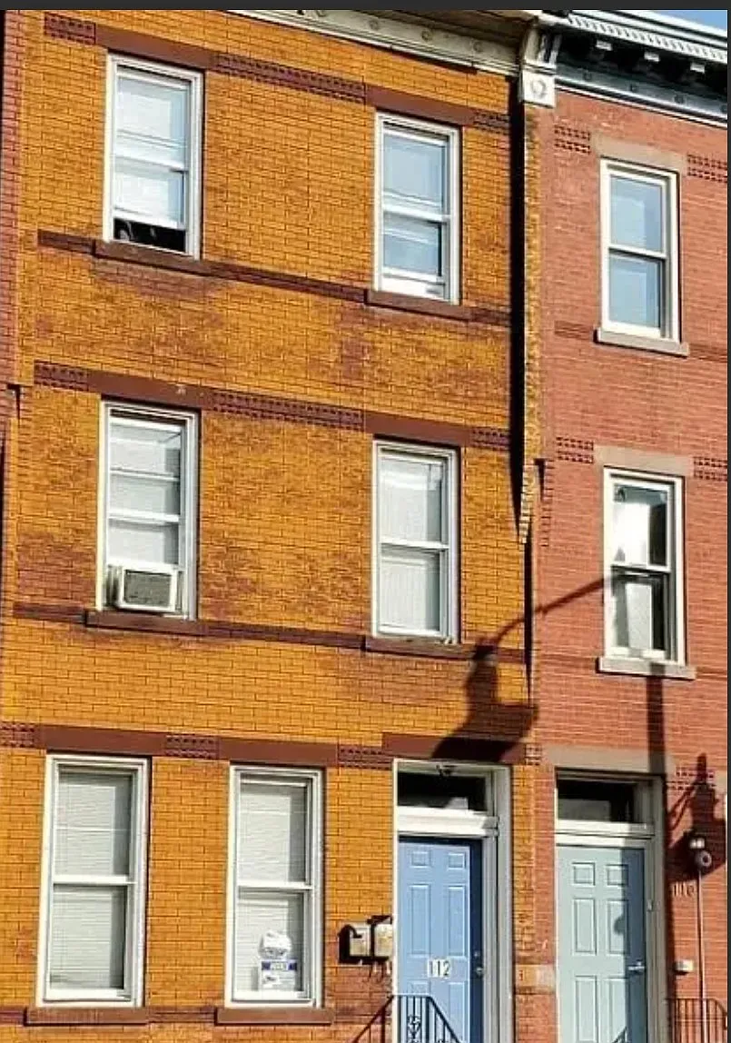 2 bed, 800 sqft, $2,100 — Photo 1
