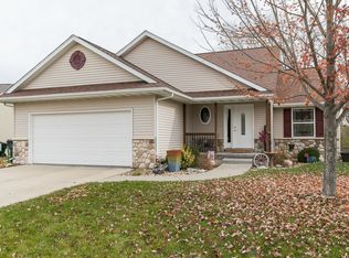 5803 Bethpage Cir SW, Cedar Rapids, IA 52404