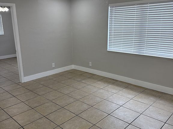 4th image of 1331 Holly Heights Dr APT 1