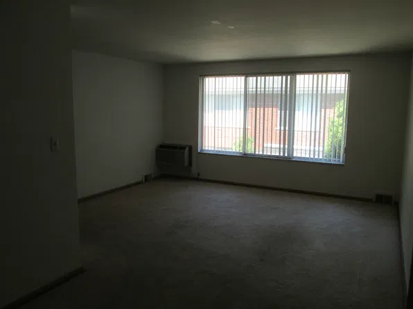 20819 Littlestone Ave APT 13, Harper Woods, MI 48225