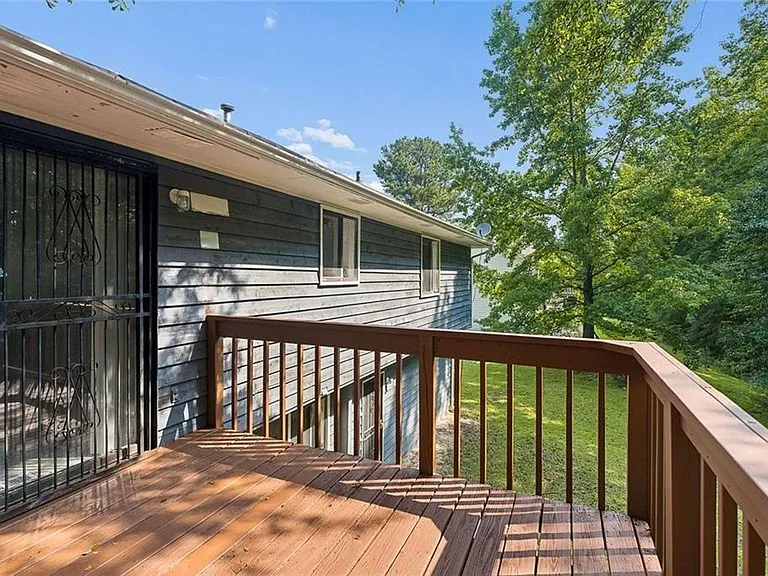 7055 Hania Dr — Photo 28