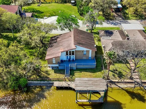 10 Dolphin Lane, Baytown, TX 77520