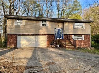 109 Cedar Ln, Saint Albans, WV 25177