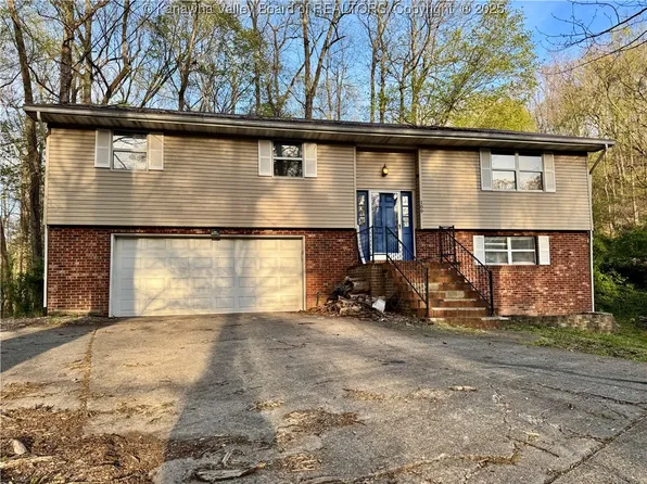 109 Cedar Ln, Saint Albans, WV 25177