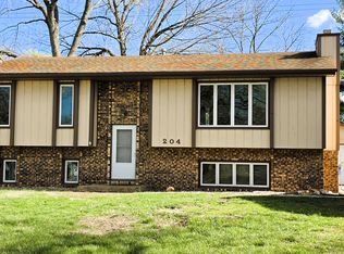 204 Saxon Dr, Springfield, IL 62704