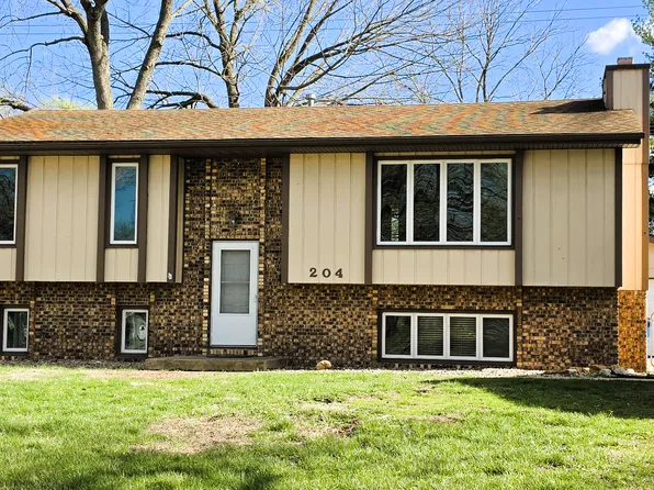 204 Saxon Dr, Springfield, IL 62704