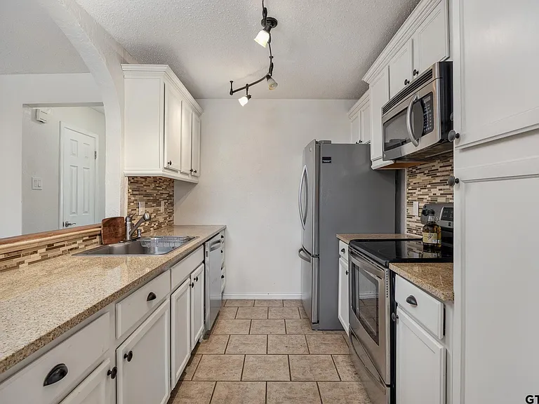 400 S Town Dr #308 — Photo 13