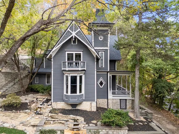 4 Crystal Ter, Eureka Springs, AR 72632