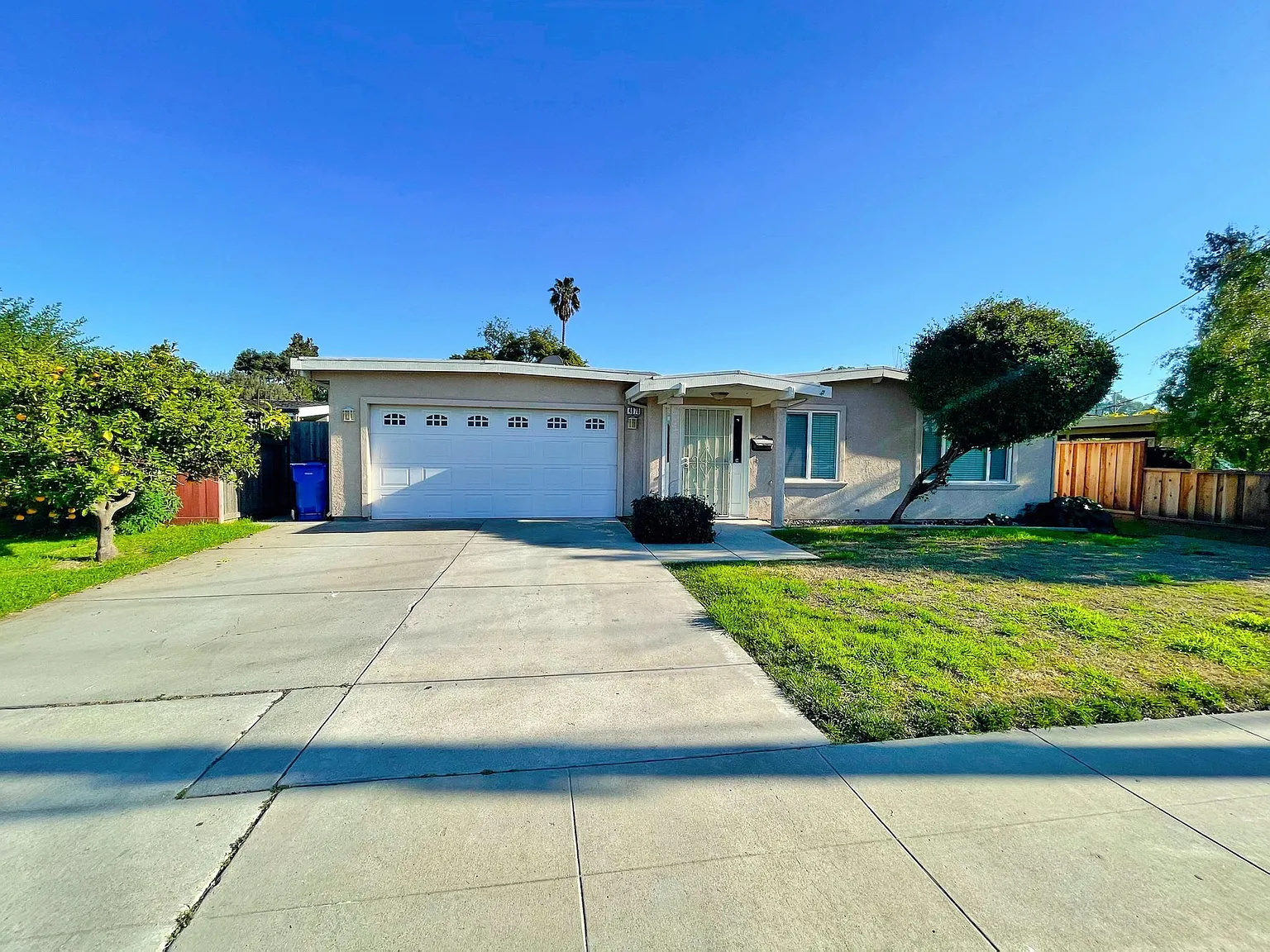 4676 Central Ave photo 1