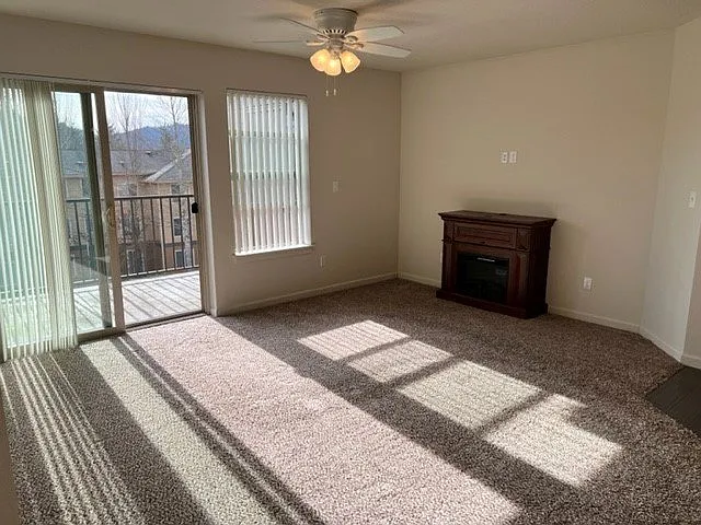 Sierra Point Apartments — Photo 7