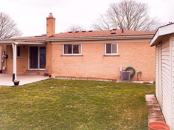 3rd image of 27523 Bonnie Dr