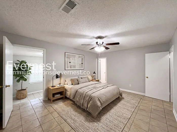 7275 Cedardale Rd — Photo 4