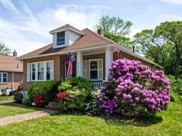 59 E High St, Avon, MA 02322