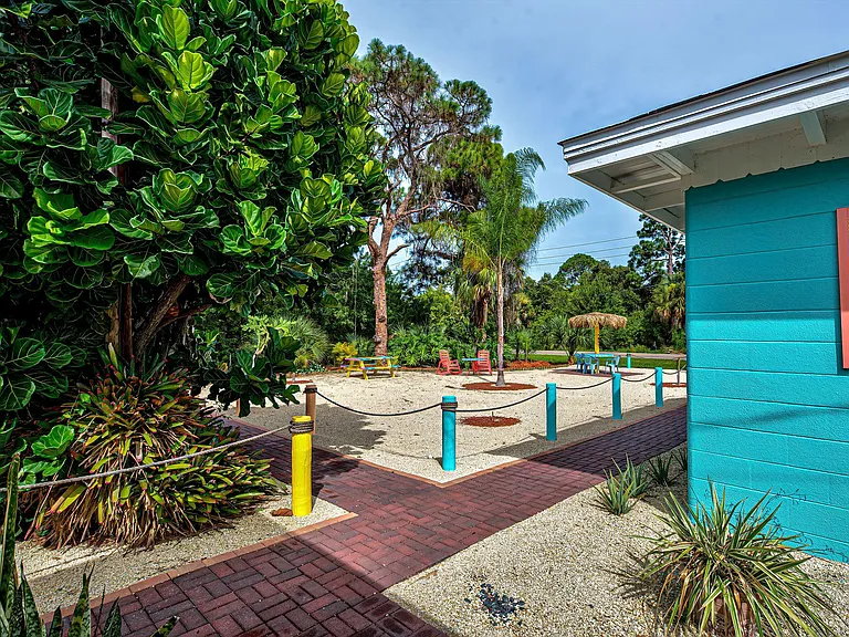 Manasota Beach Rd — Photo 19