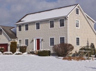 99 River Glen Rd, Shawangunk, NY 12589