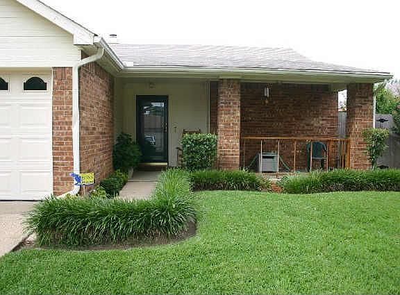 3rd image of 235 Lantana Dr