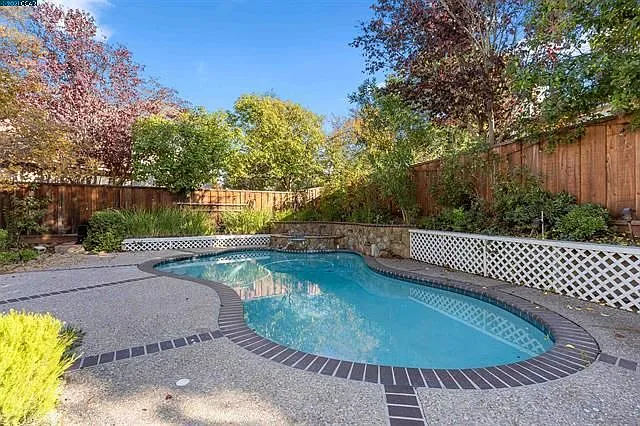 3 Dover Ct — Photo 3