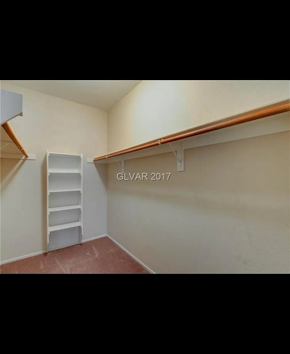 10500 Pine Pointe Ave — Photo 4