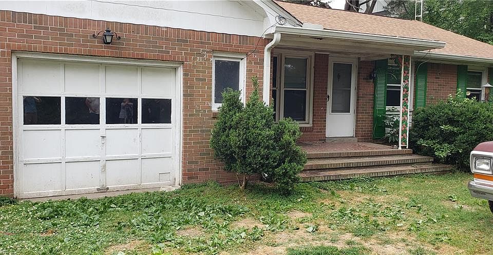 Great opportunity to own a single family brick ranch for under $200,000!  Update to your liking.