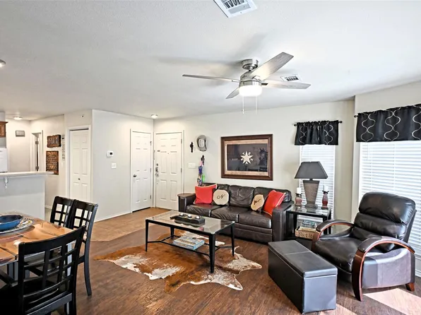 730 Mather St Unit J301, New Braunfels, TX 78130