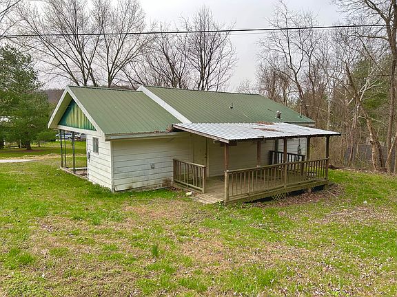 4th image of 102 Dark Hollow Rd