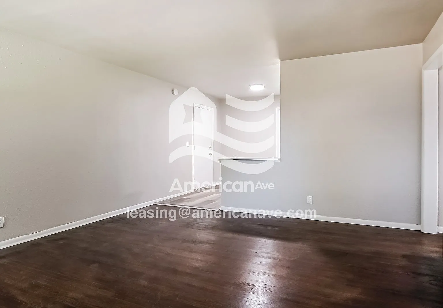 3 bed, 1.0 bath, 864 sqft, $960 — Photo 3