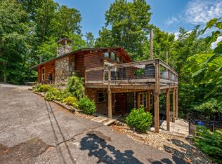 1166 Ski View Dr, Gatlinburg, TN 37738