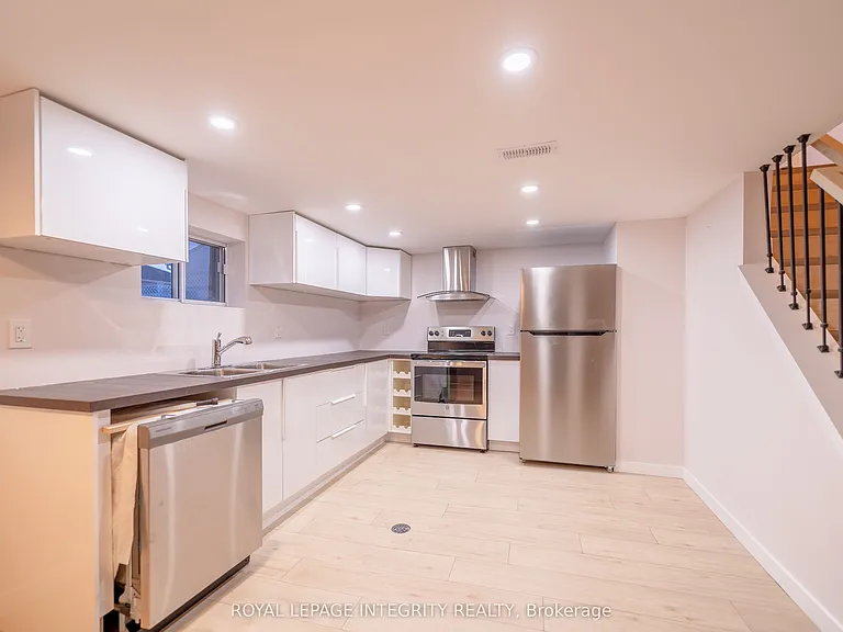 610 Alesther St #B — Photo 3