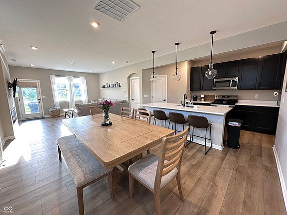 2nd image of 6040 Bluecrest Dr