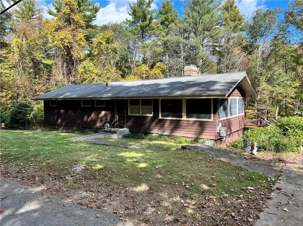 38 Carpenter Rd, Scituate, RI 02825