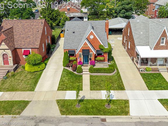 4th image of 2320 Fort Park Blvd