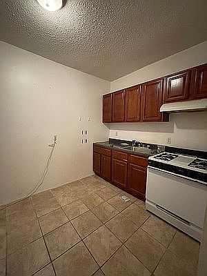 4th image of 2100 Beekman Pl APT 5M