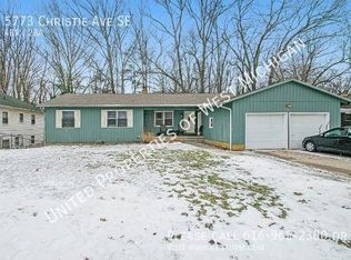 5773 Christie Ave SE, Kentwood, MI 49508