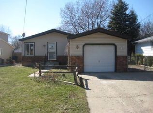 1865 Birchcrest Rd, Waterford, MI 48328