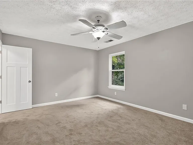 4554 Darrowby Dr — Photo 24