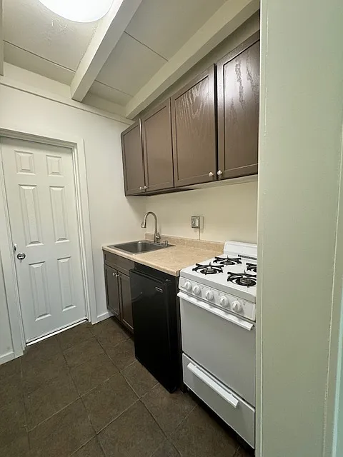 Studio, 360 sqft, $1,450 — Photo 2