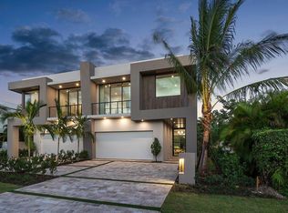 140 NE Wavecrest Way, Boca Raton, FL 33432