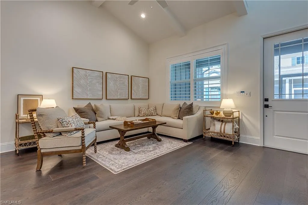 2 bed, 2.0 bath, 1308 sqft, $7,500 — Photo 2
