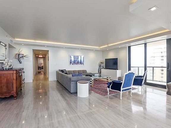 3rd image of 19667 Turnberry Way APT 25J