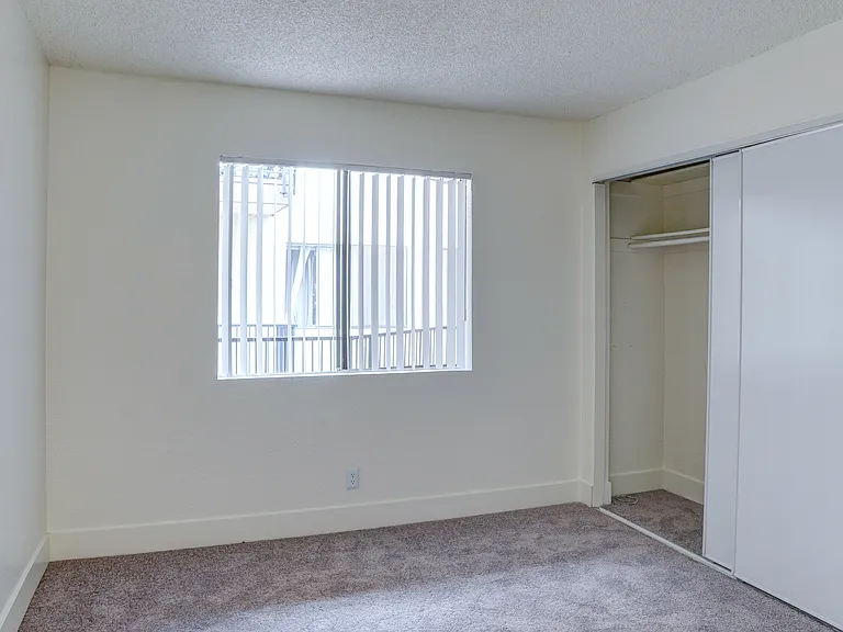 Seapointe Village Apartments — Photo 15