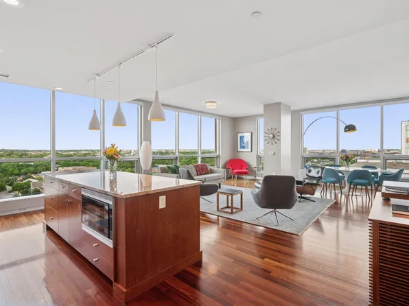 222 2nd St SE APT 1503, Minneapolis, MN 55414