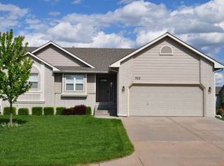 322 N Crest Cir, Wichita, KS 67206