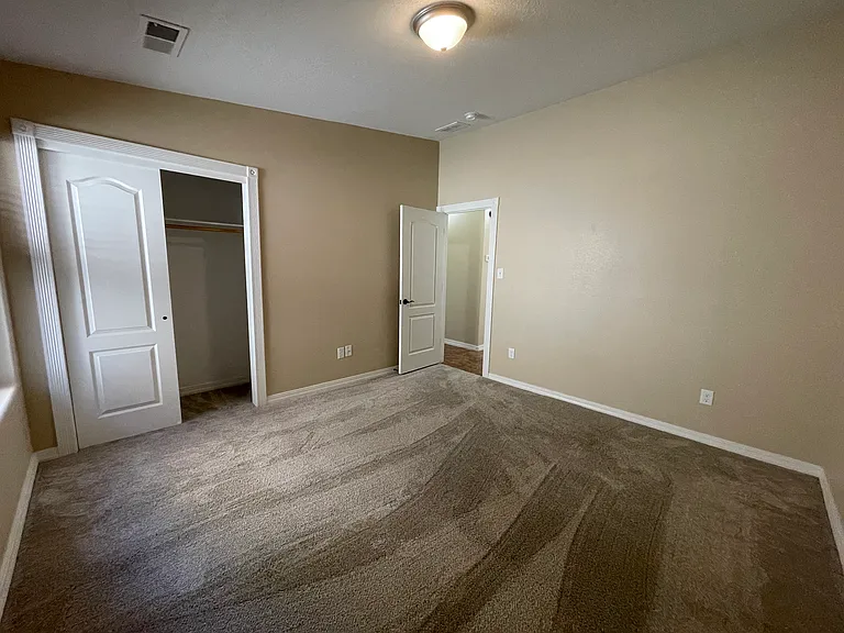 529 Minturn Ct NE — Photo 13