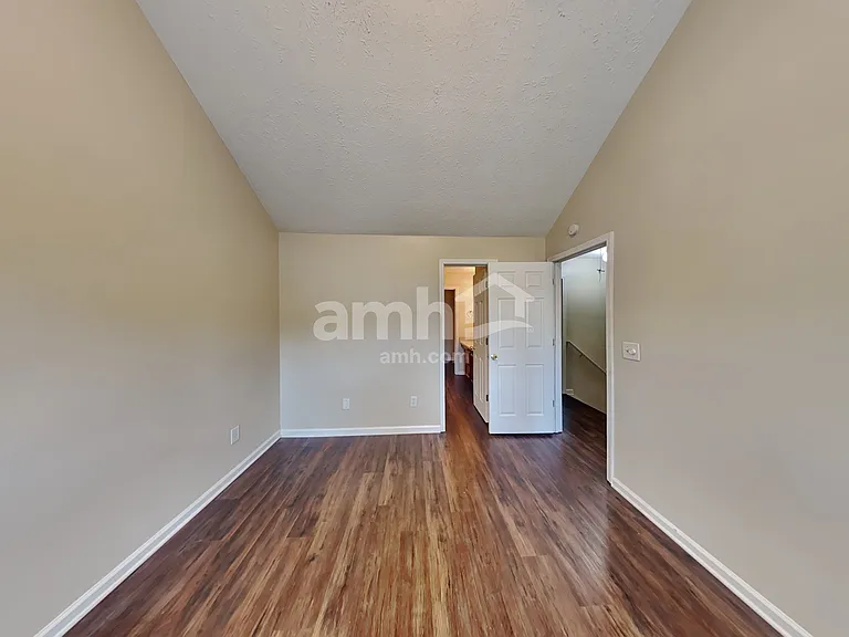 1509 Locomotive Dr NE — Photo 10