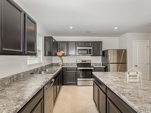 2nd image of 1114 Briar Rose Ln