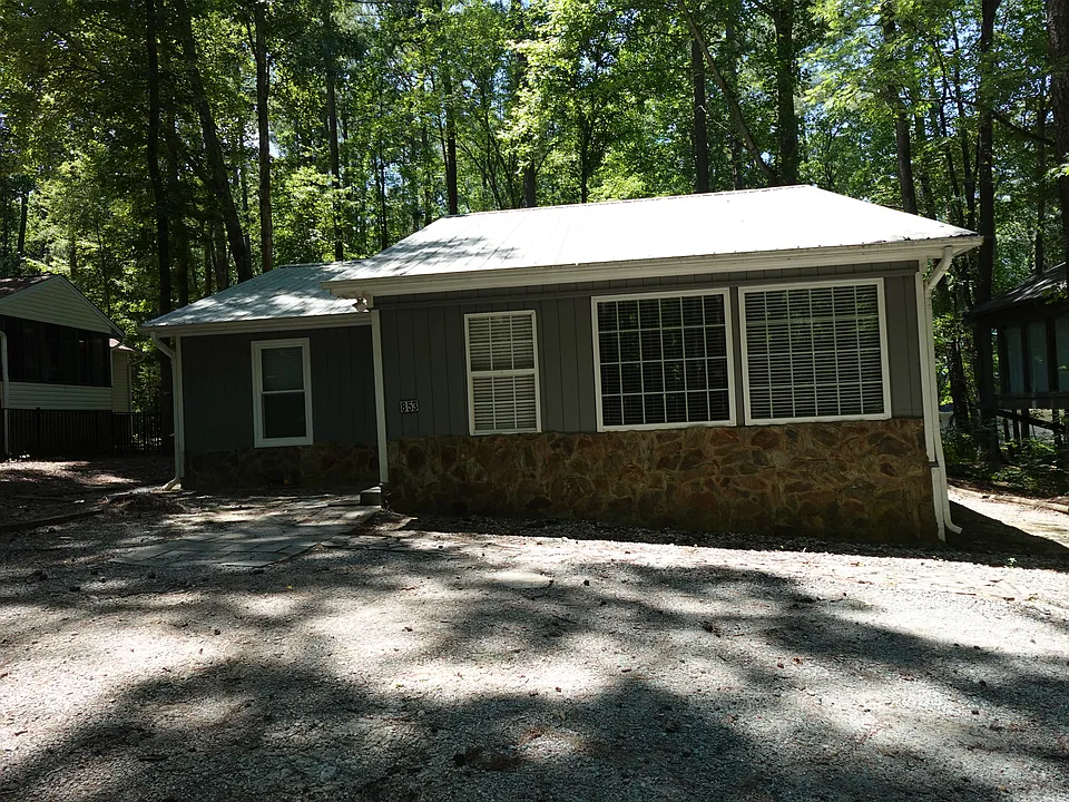 853 Eagles Nest Dr