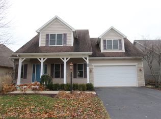 810 Prairie Ridge Dr, Woodstock, IL 60098