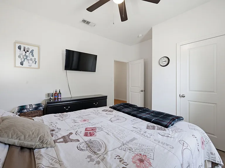 405 Willow Creek Dr — Photo 11