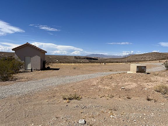 2nd image of 1627 E Utah Trl