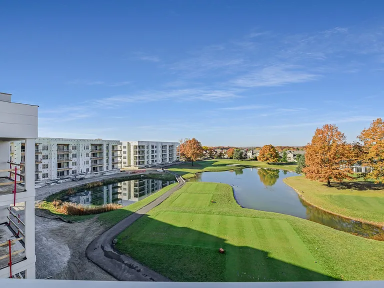 5233 Highpointe Lakes Dr #401 — Photo 37